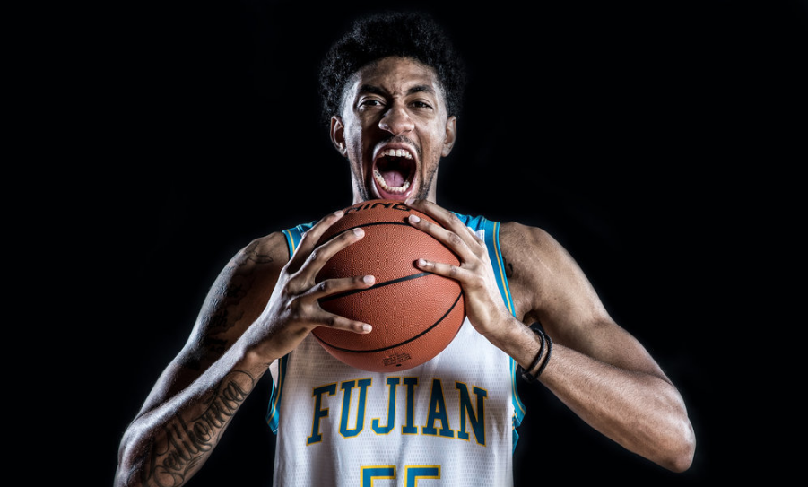 今晚上海久事调整名单以备法国杯，外线爆发环节打磨，气氛紧张，团队化学反应显著的简单介绍